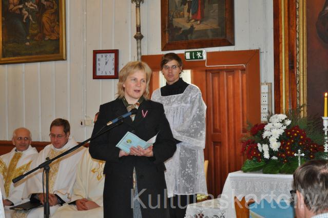 Valsts svētku dievkalpojums un aizlūgums par Rugāju novadu notika Augustovas baznīcā 18.11.2013.,tautu uzrunāRugāju novada domes priekššedētāja S.Kapt